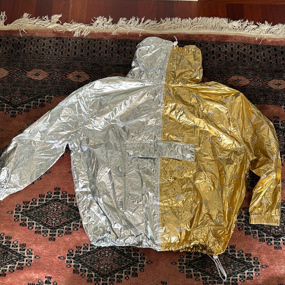 Nike thermal blanket style pullover